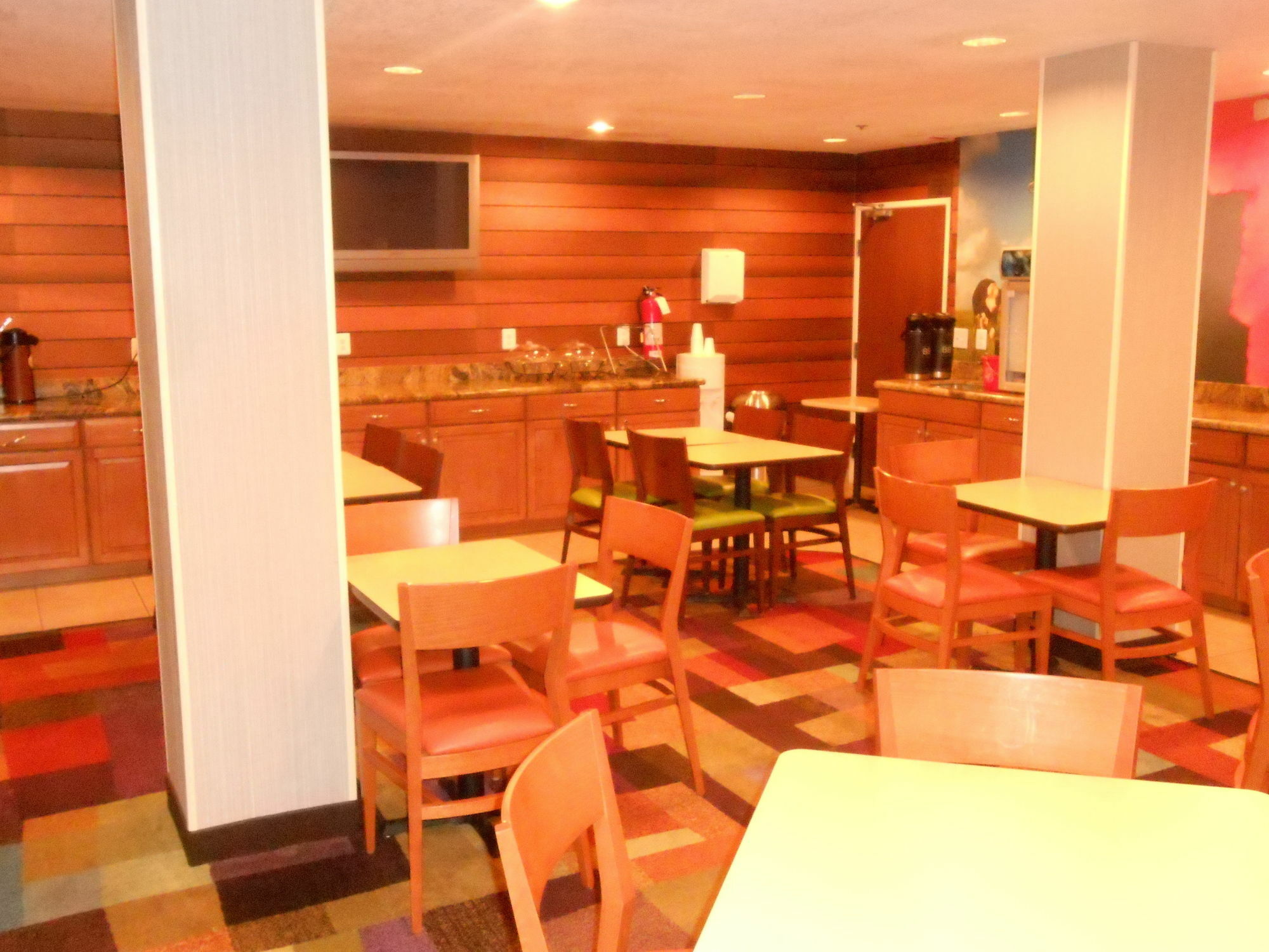 Greentree Inn And Suites Mesa / Phoenix Экстерьер фото
