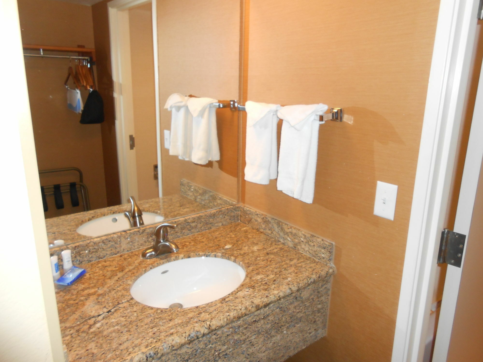 Greentree Inn And Suites Mesa / Phoenix Экстерьер фото